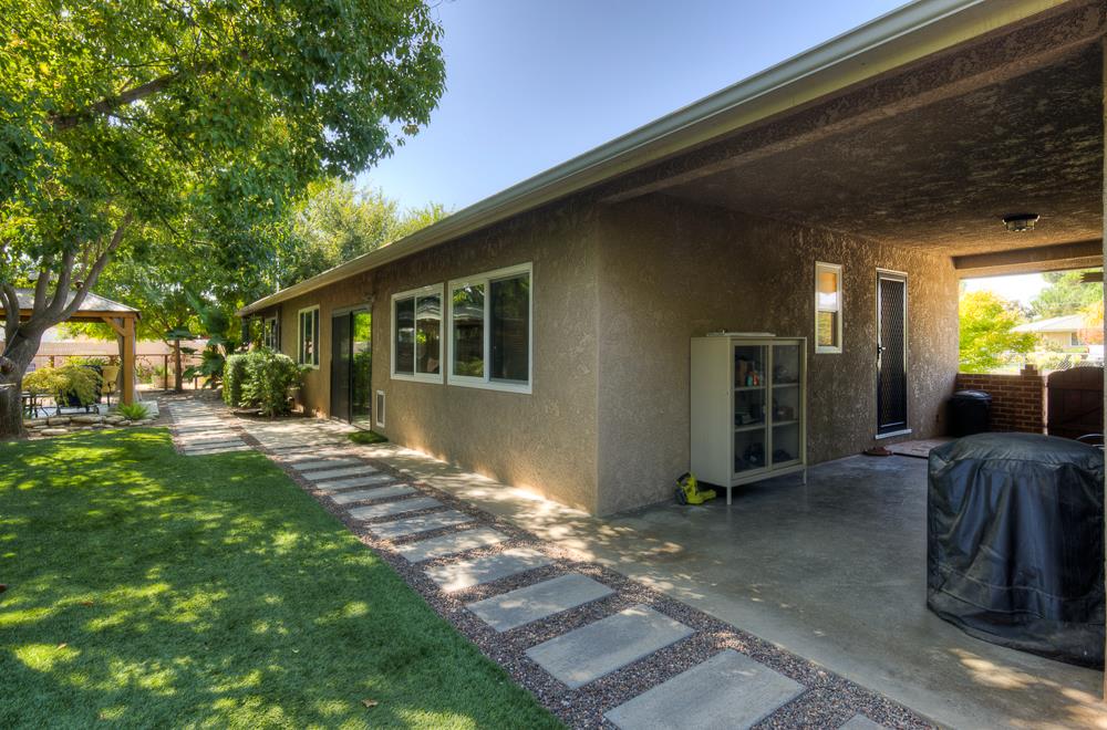 5394 Easterby Dr N, Fresno, CA 93727