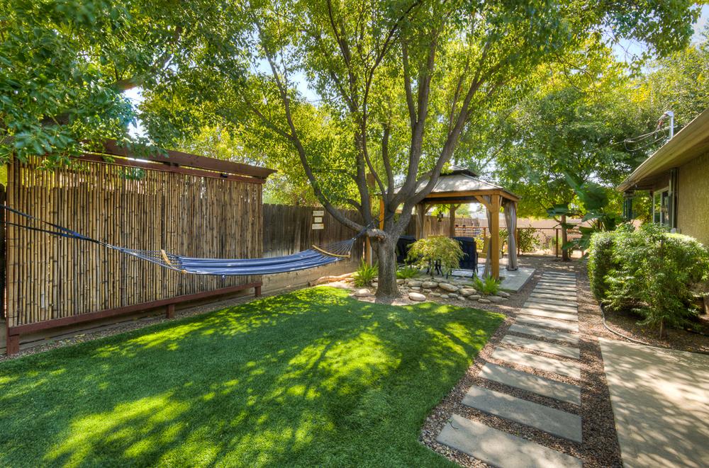 5394 Easterby Dr N, Fresno, CA 93727