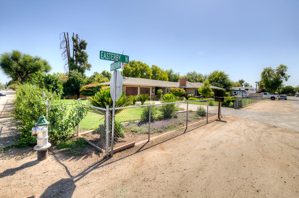 5394 Easterby Dr N, Fresno, CA 93727