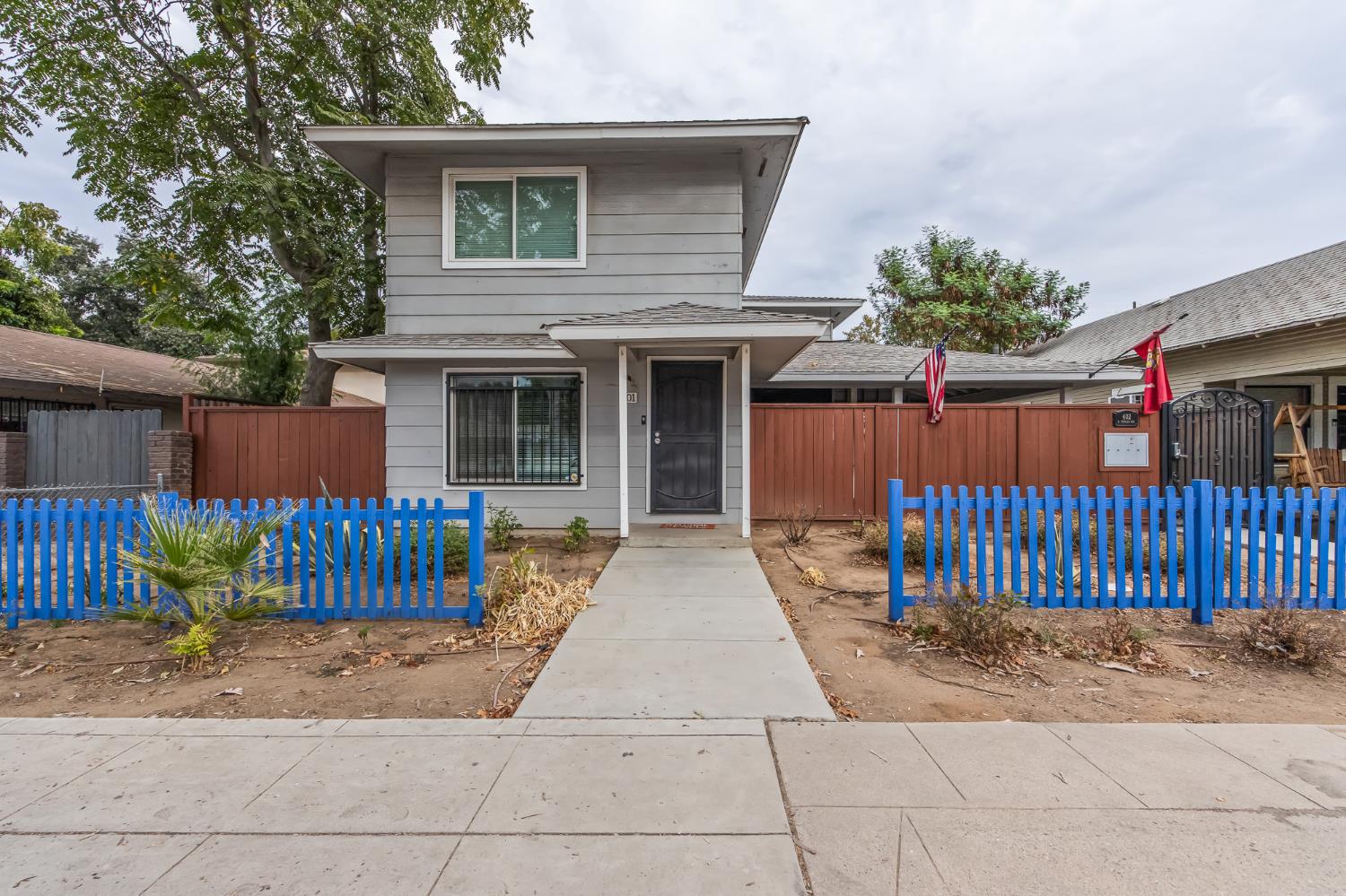 402 N Poplar Ave, Fresno, CA 93701