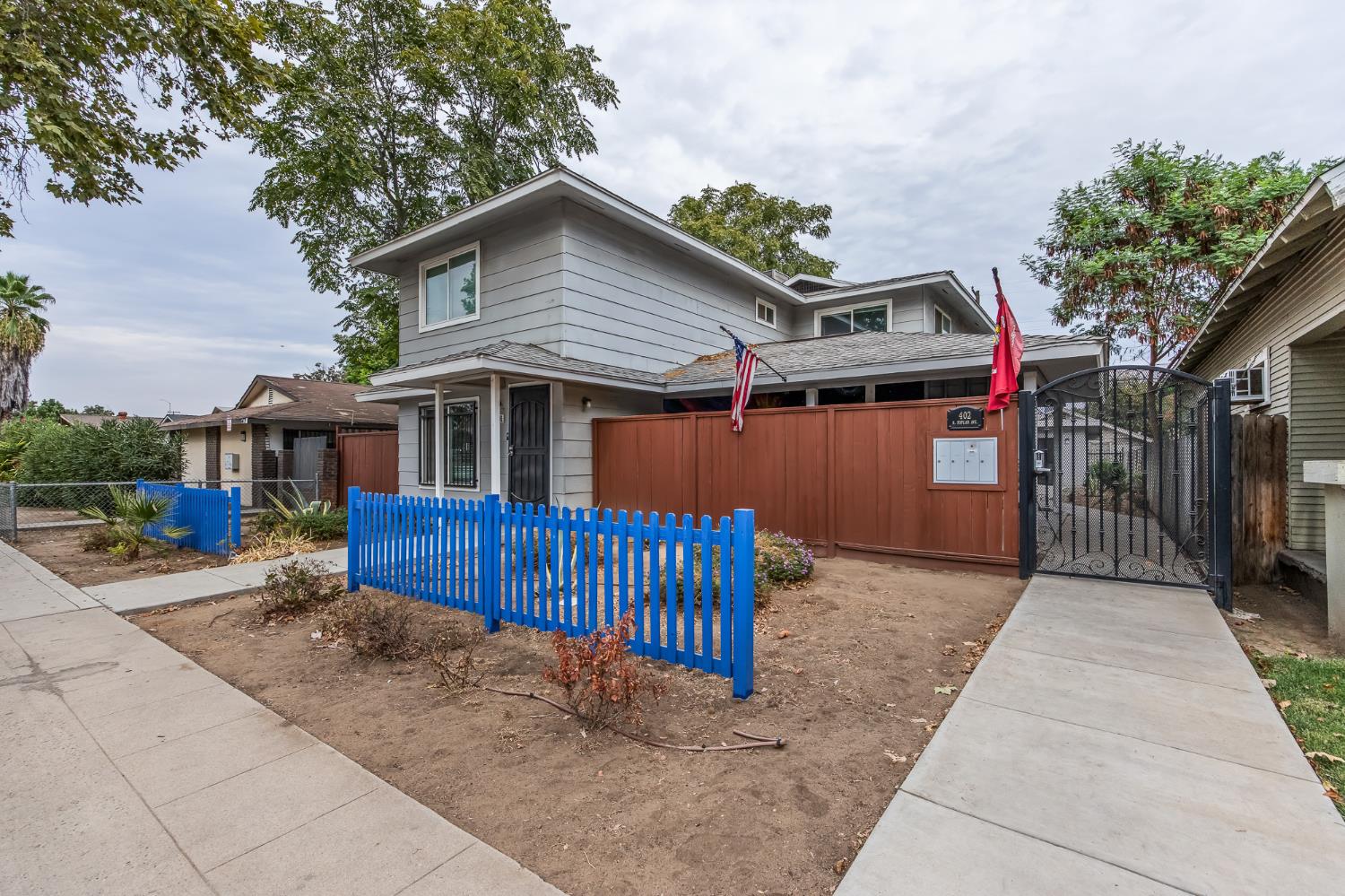 402 N Poplar Ave, Fresno, CA 93701