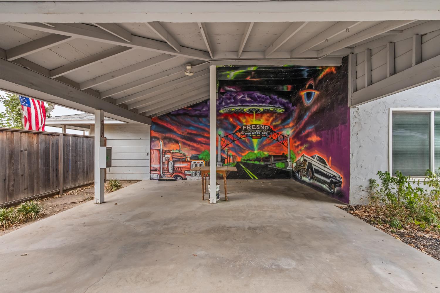 402 N Poplar Ave, Fresno, CA 93701