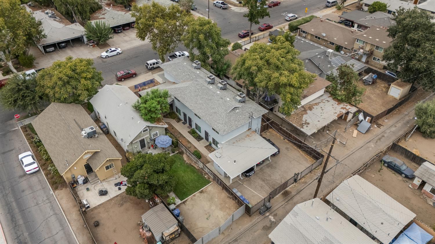 402 N Poplar Ave, Fresno, CA 93701