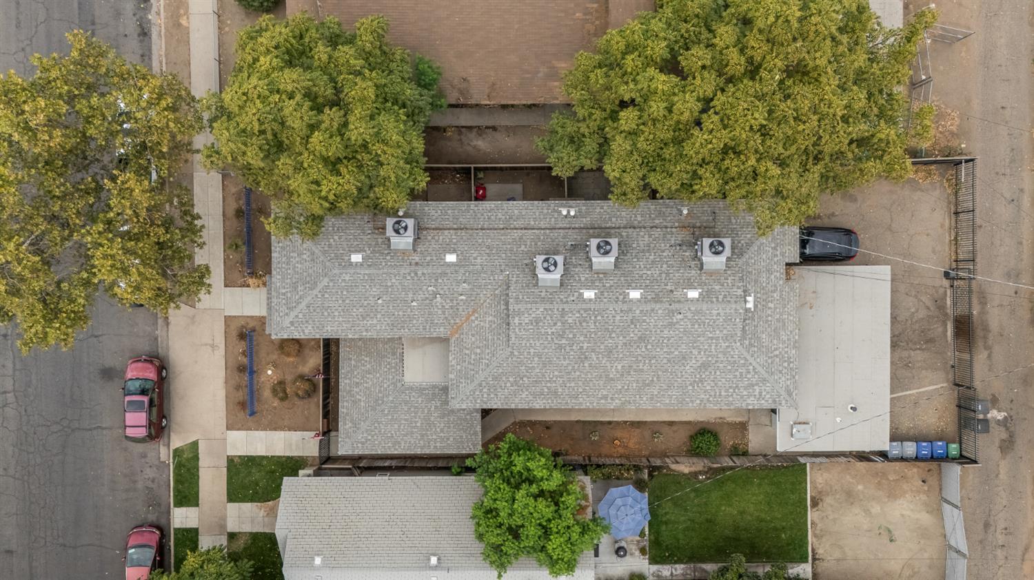 402 N Poplar Ave, Fresno, CA 93701