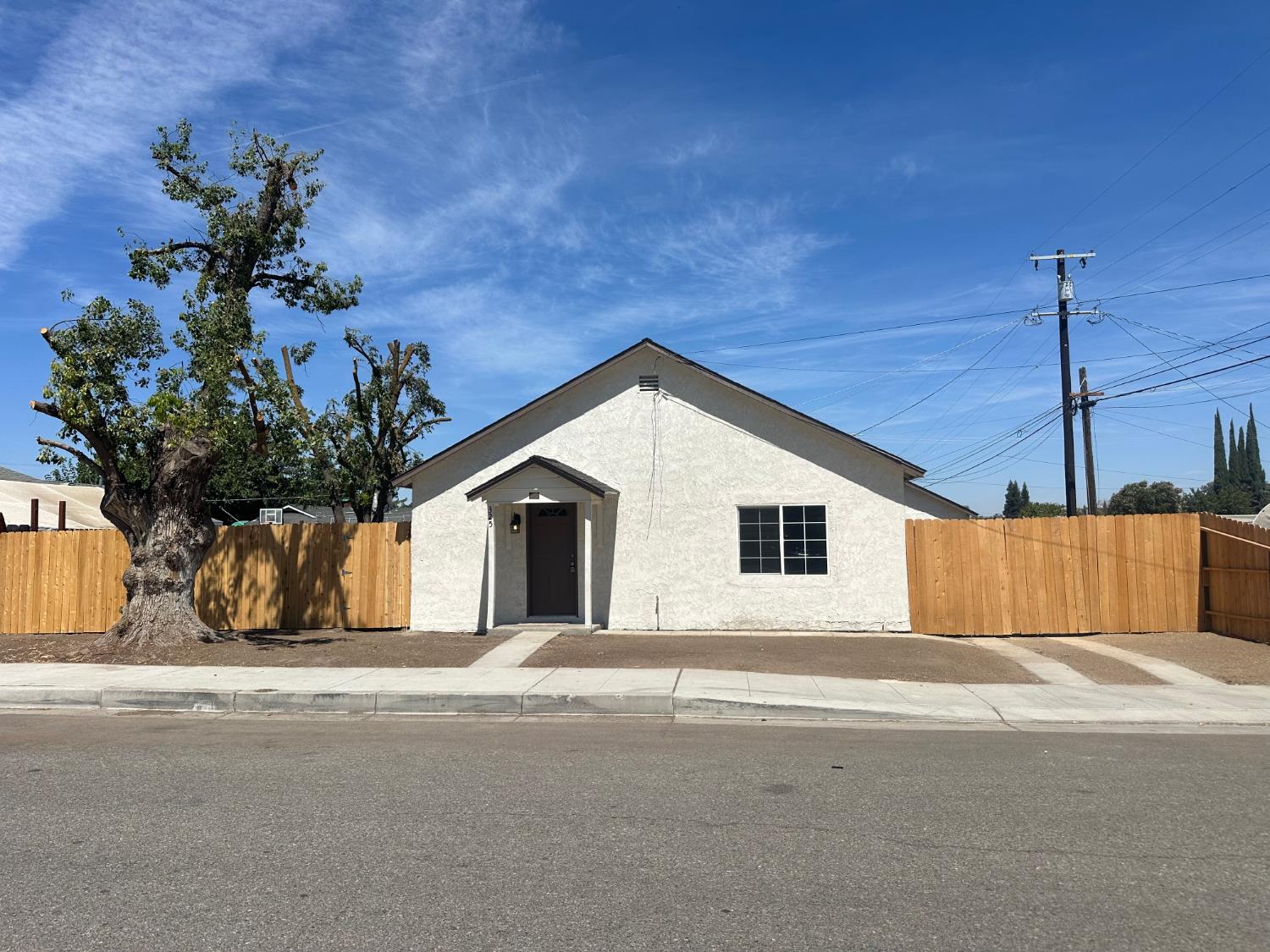 325 S 7th St, Chowchilla, CA 93610