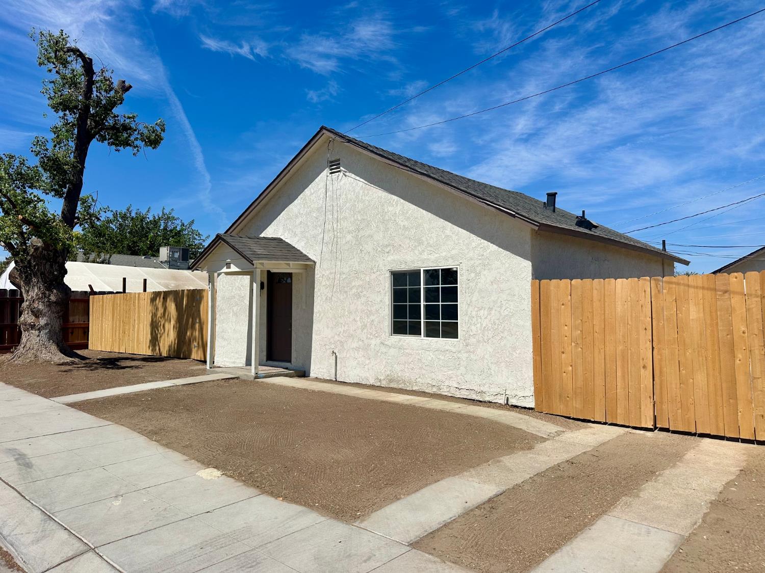325 S 7th St, Chowchilla, CA 93610