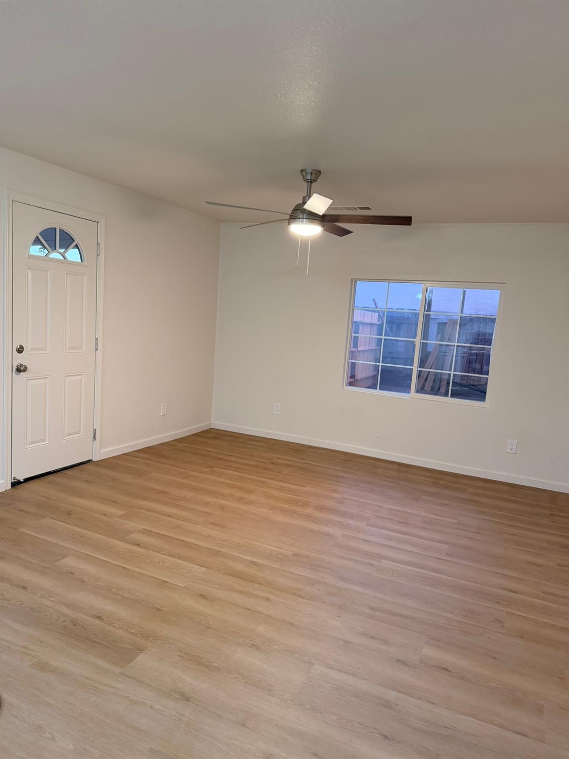 325 S 7th St, Chowchilla, CA 93610
