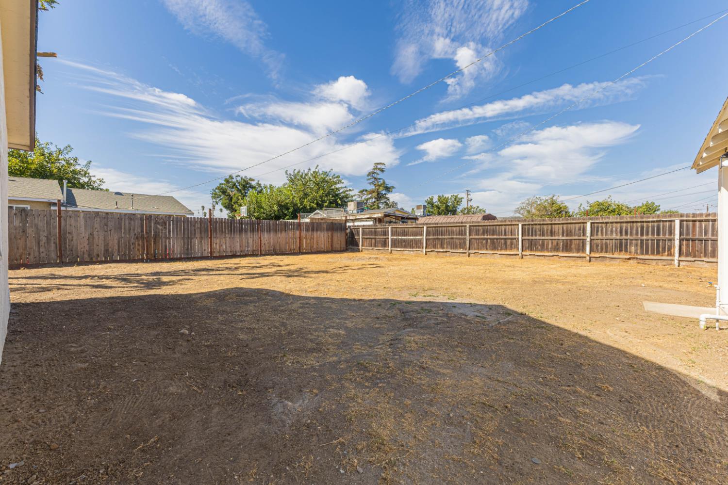 325 S 7th St, Chowchilla, CA 93610