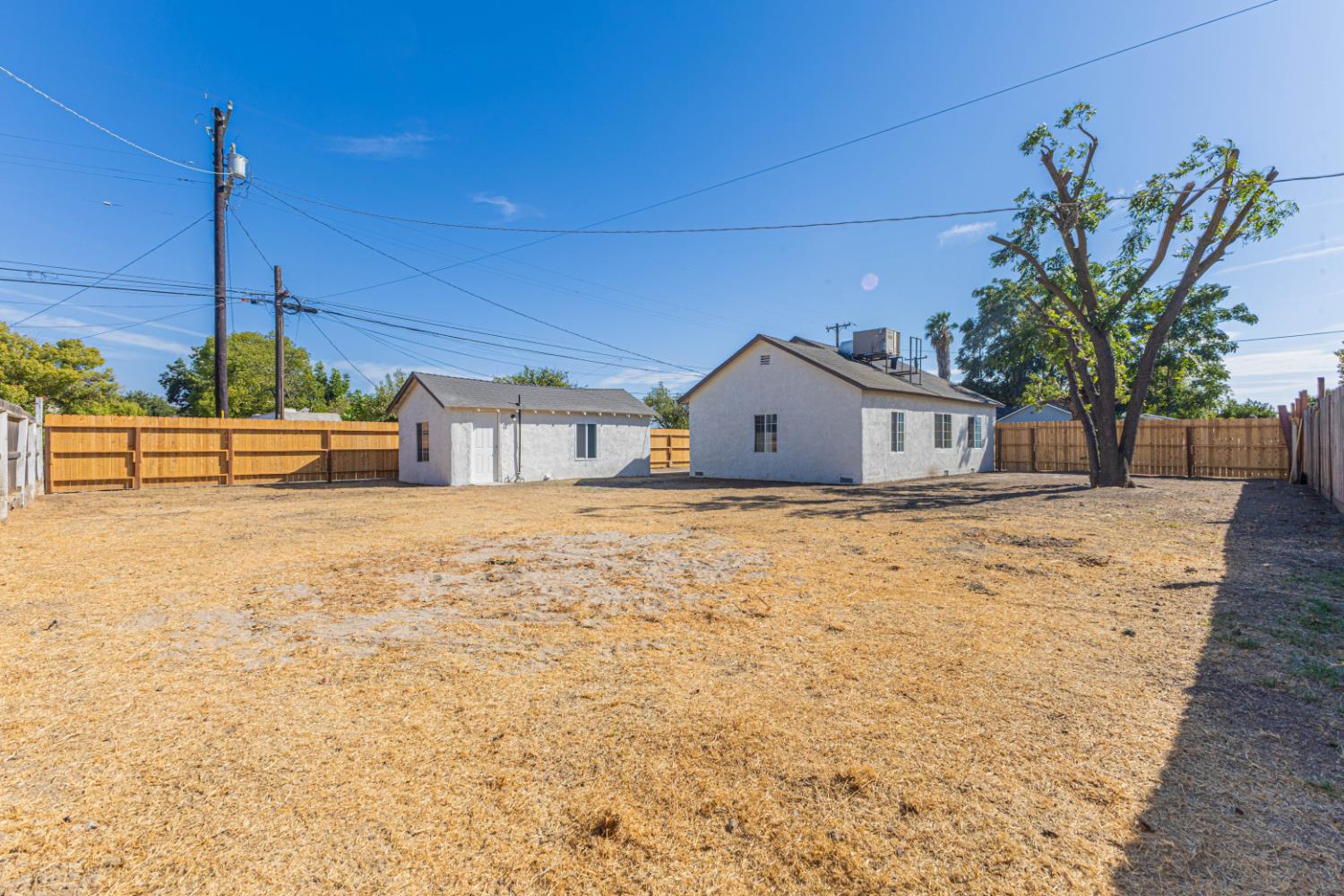 325 S 7th St, Chowchilla, CA 93610