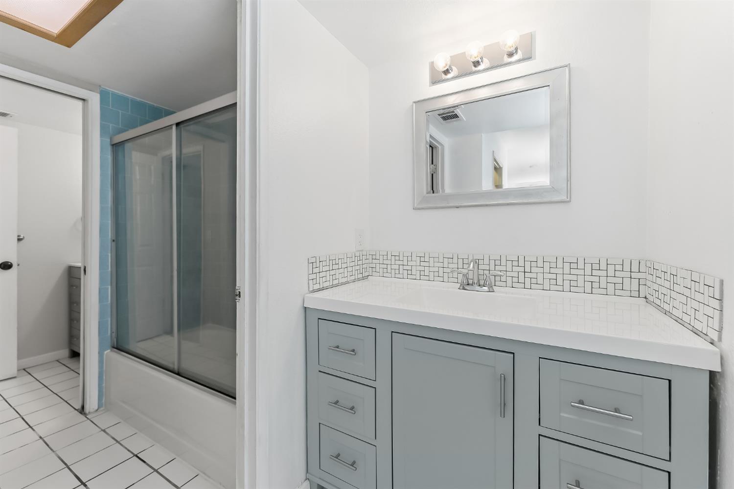 2521 N Selland Ave, Fresno, CA 93722