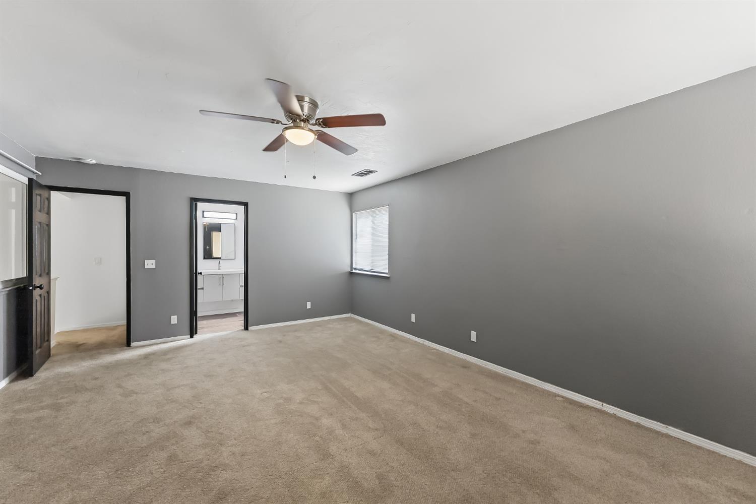 2521 N Selland Ave, Fresno, CA 93722
