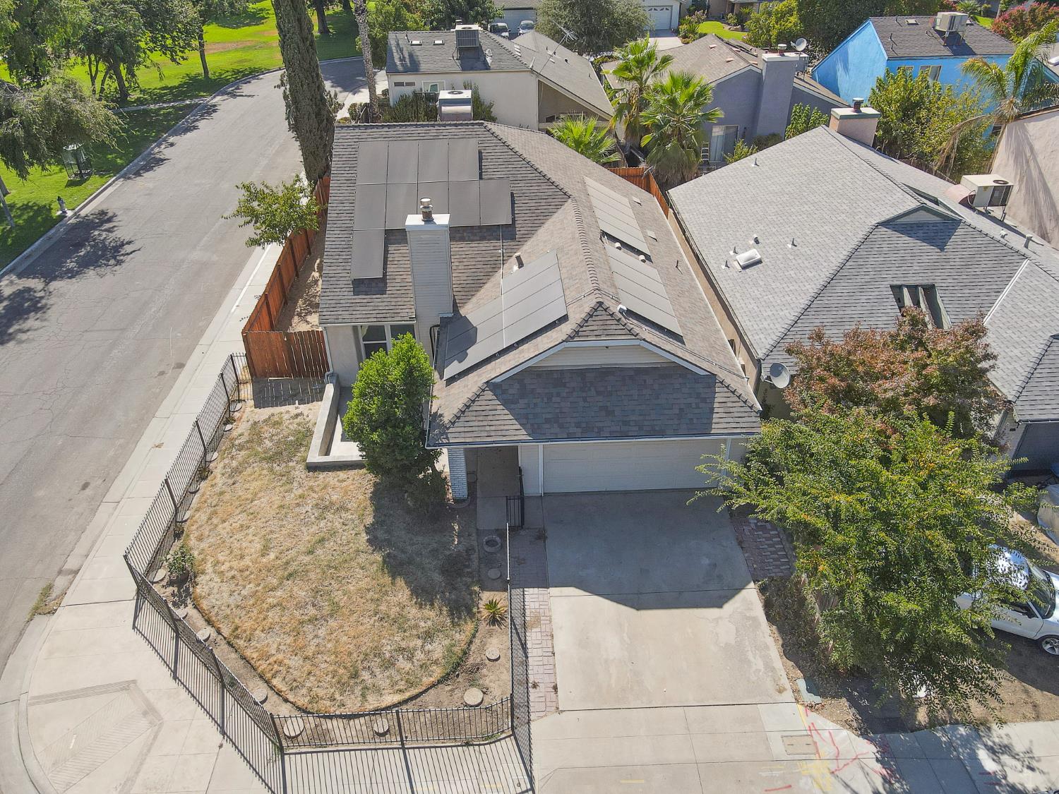 2521 N Selland Ave, Fresno, CA 93722