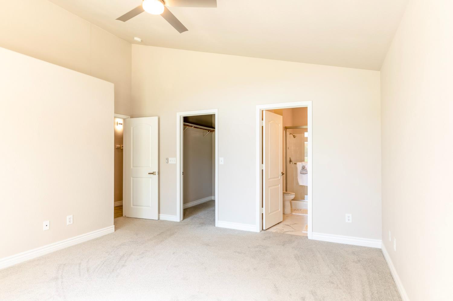 950 Laguna Dr, Lemoore, CA 93245