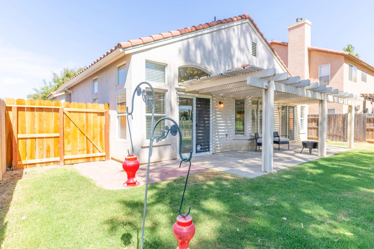 950 Laguna Dr, Lemoore, CA 93245