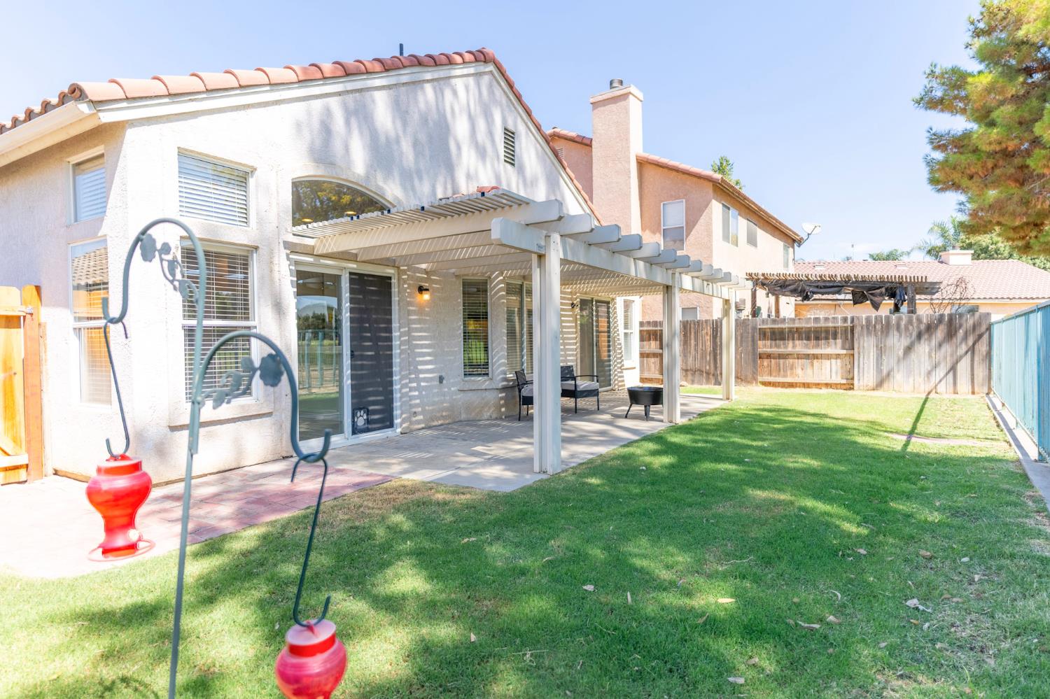 950 Laguna Dr, Lemoore, CA 93245