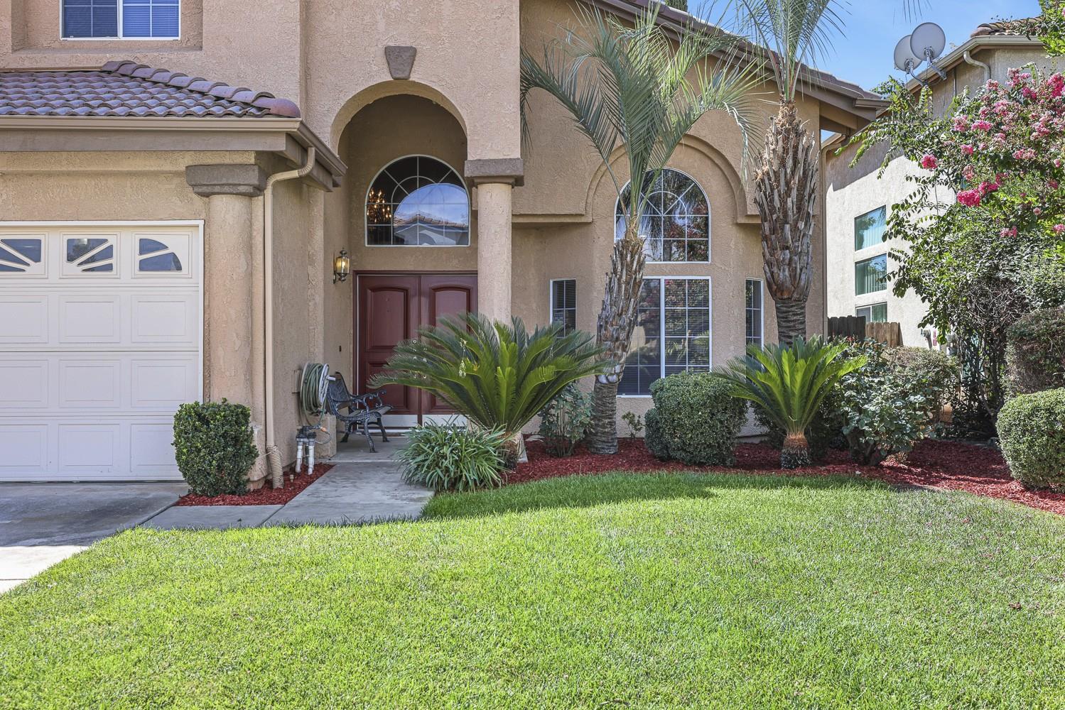 2037 E Lester Ave, Fresno, CA 93720