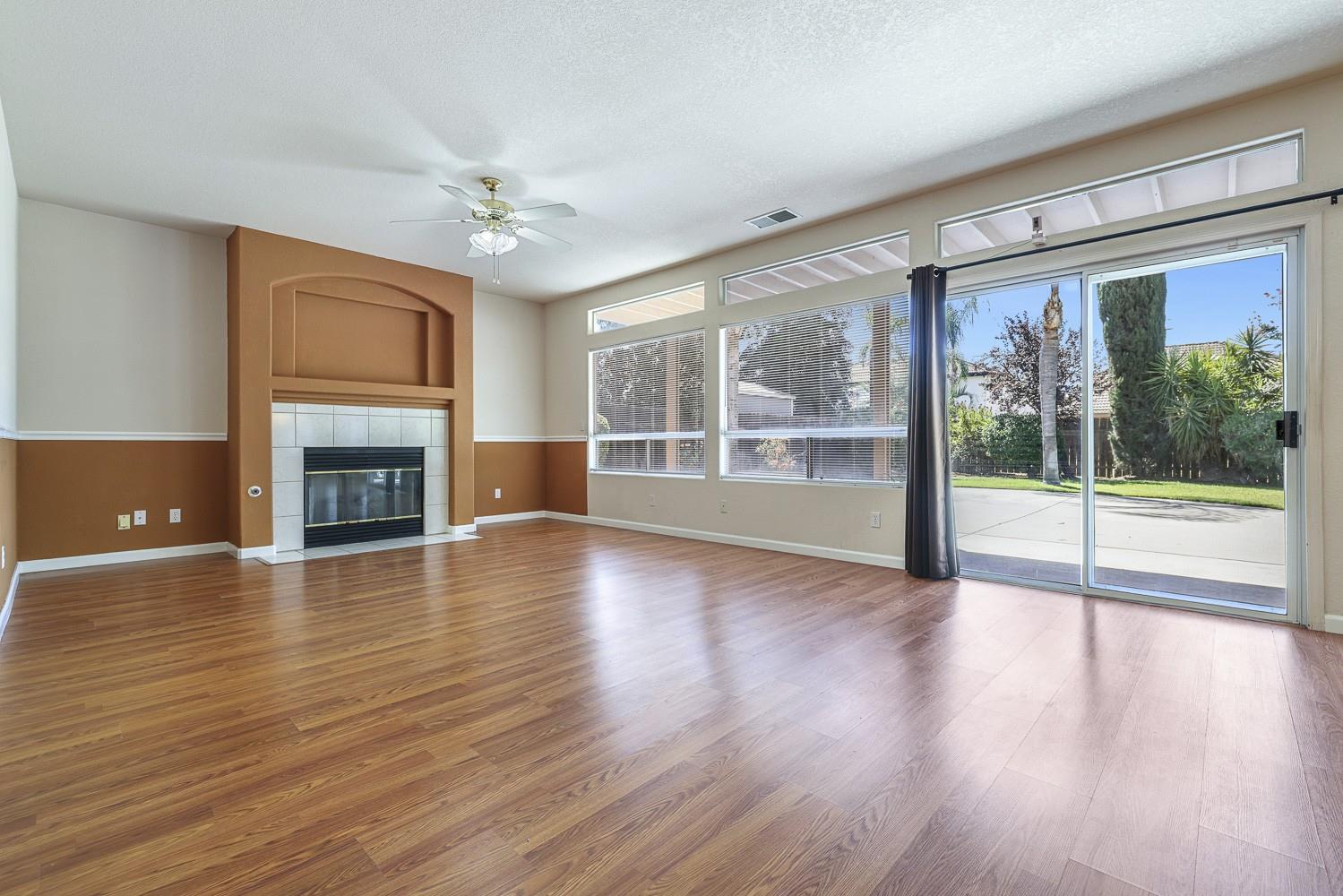 2037 E Lester Ave, Fresno, CA 93720