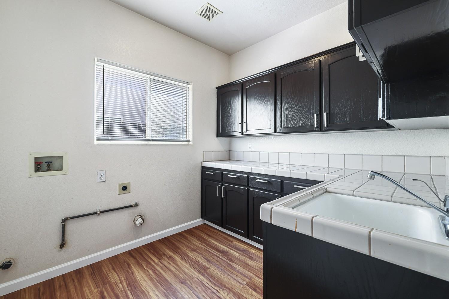 2037 E Lester Ave, Fresno, CA 93720