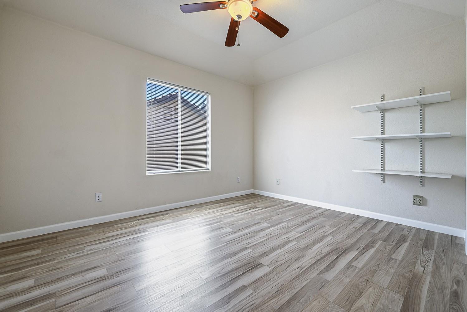 2037 E Lester Ave, Fresno, CA 93720