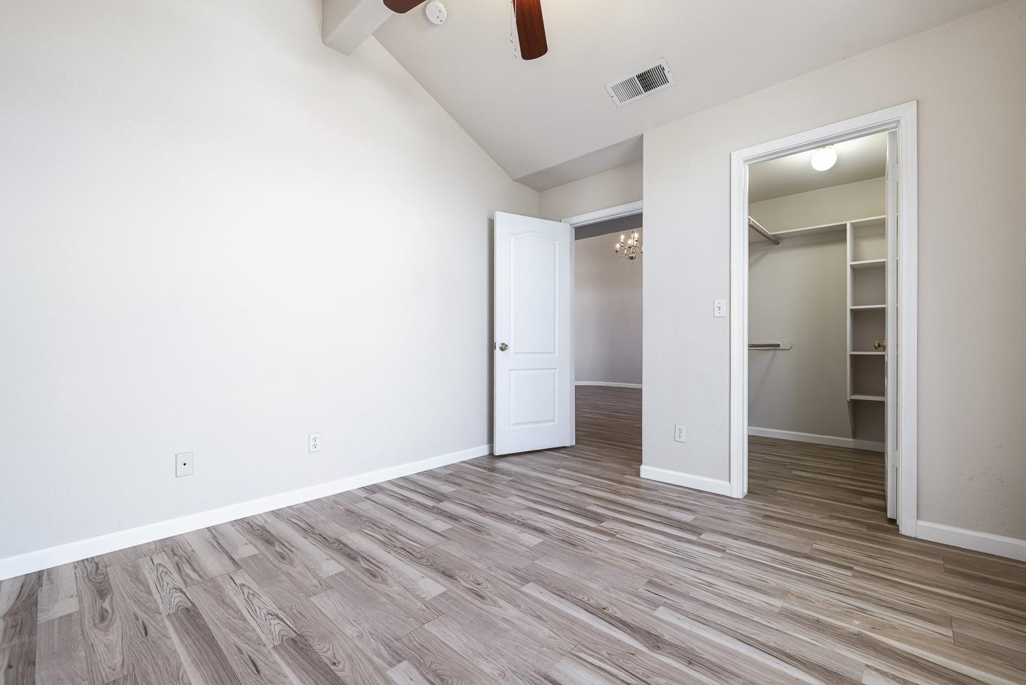 2037 E Lester Ave, Fresno, CA 93720