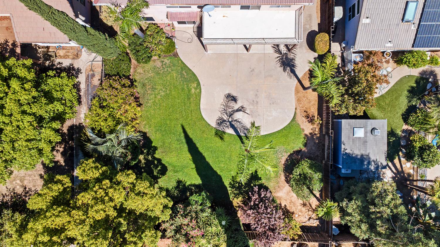2037 E Lester Ave, Fresno, CA 93720