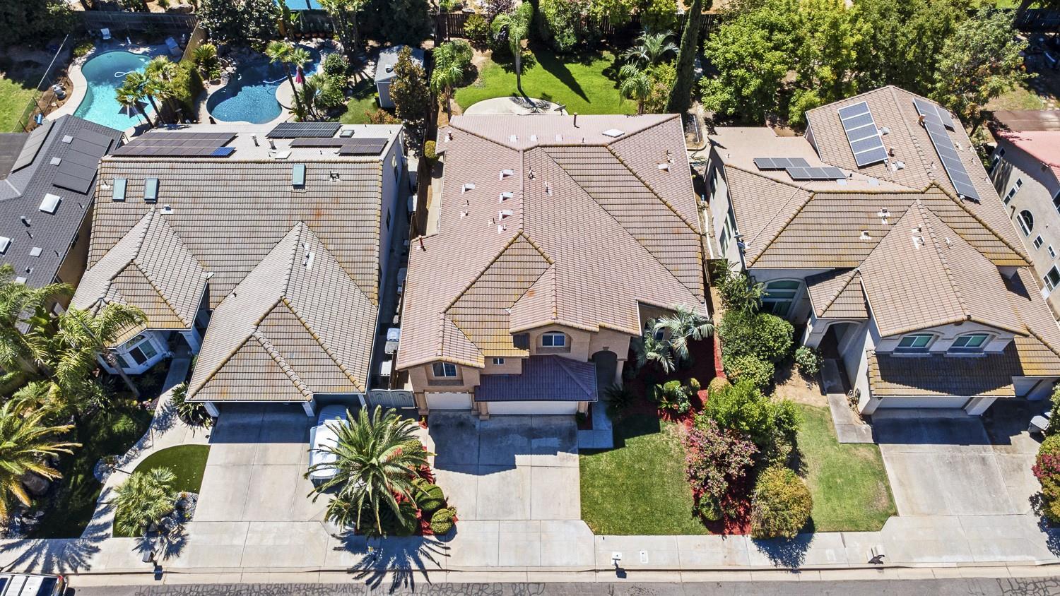 2037 E Lester Ave, Fresno, CA 93720