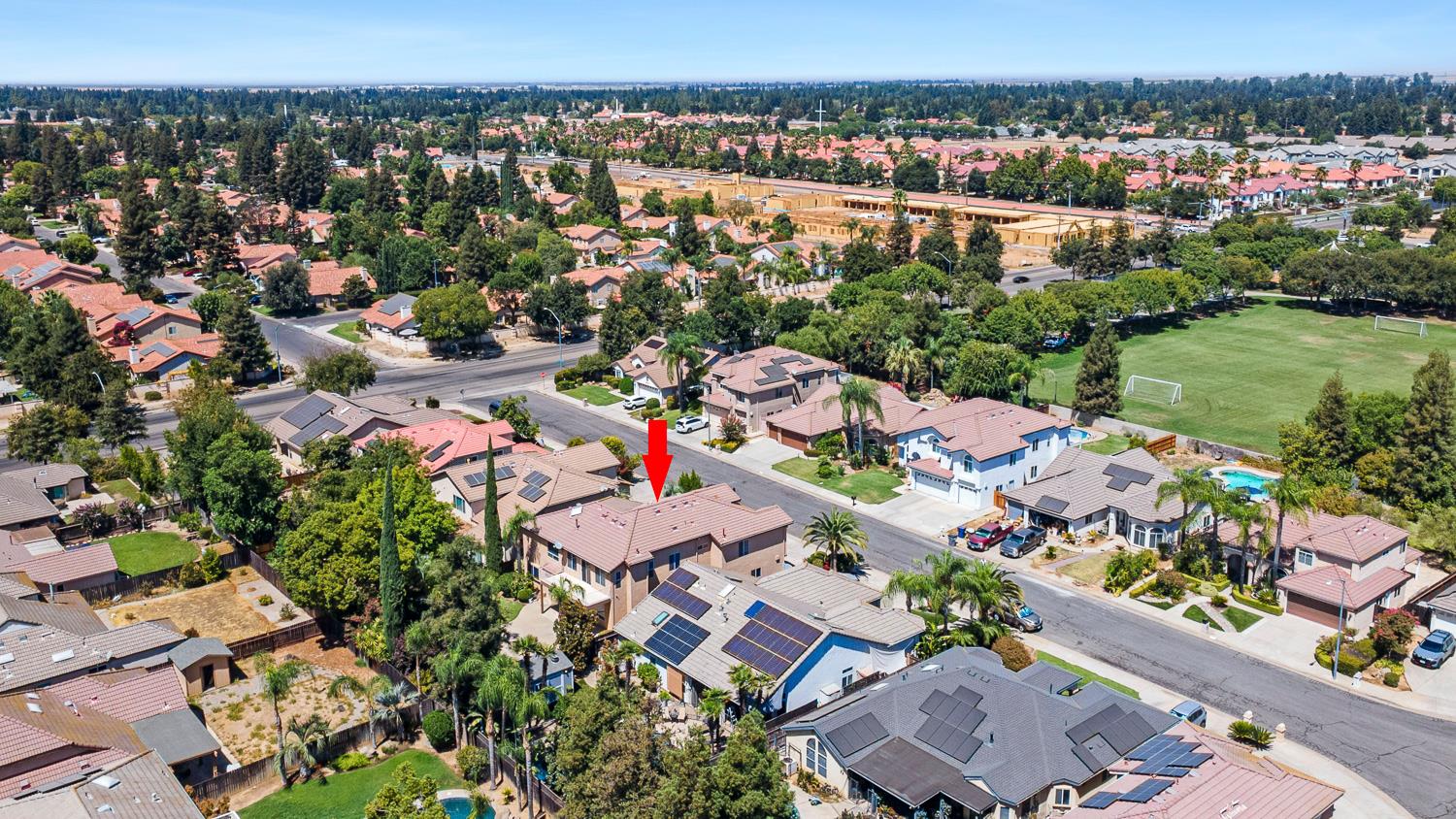 2037 E Lester Ave, Fresno, CA 93720