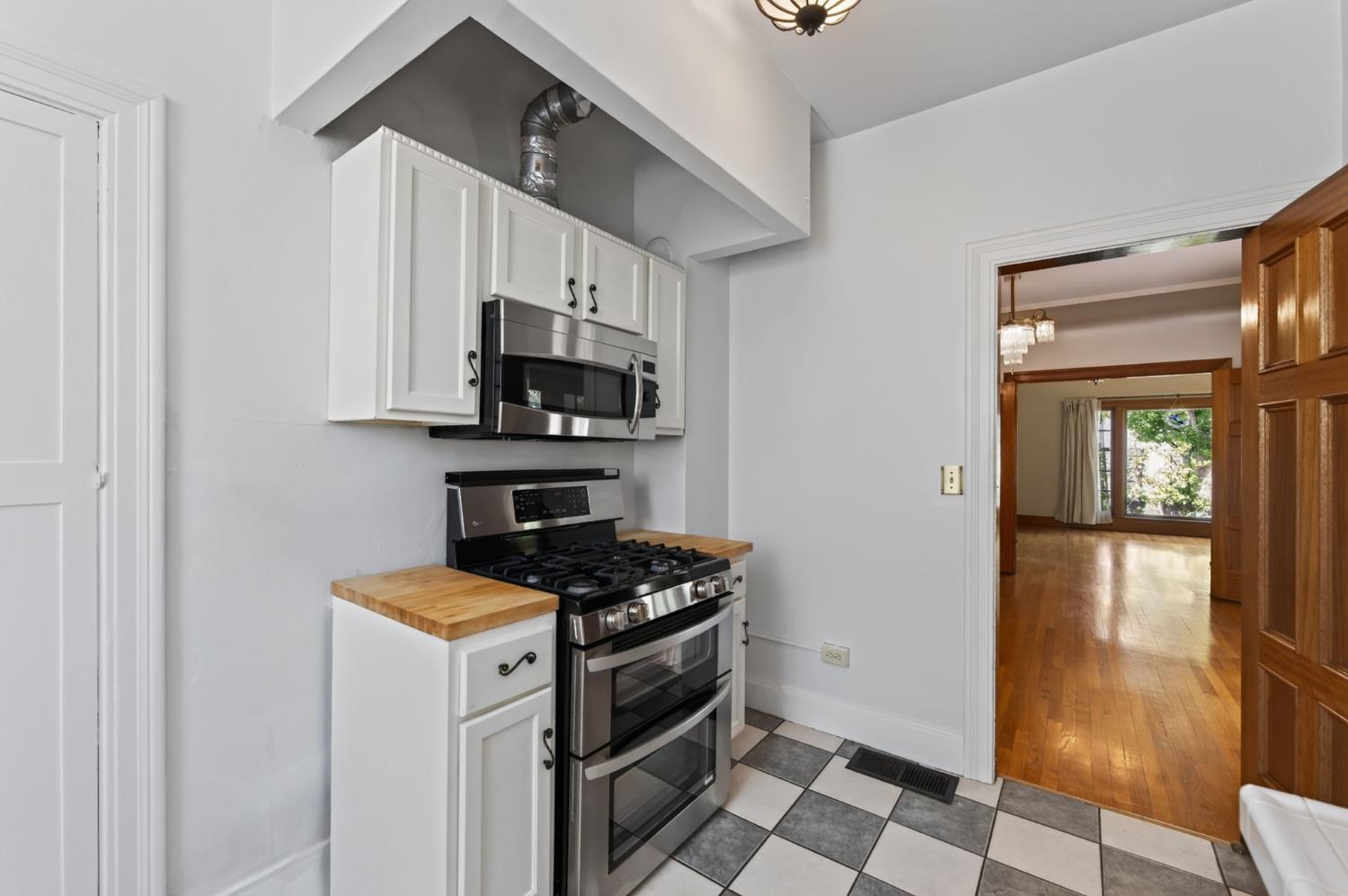 536 E Clinton Ave, Fresno, CA 93704