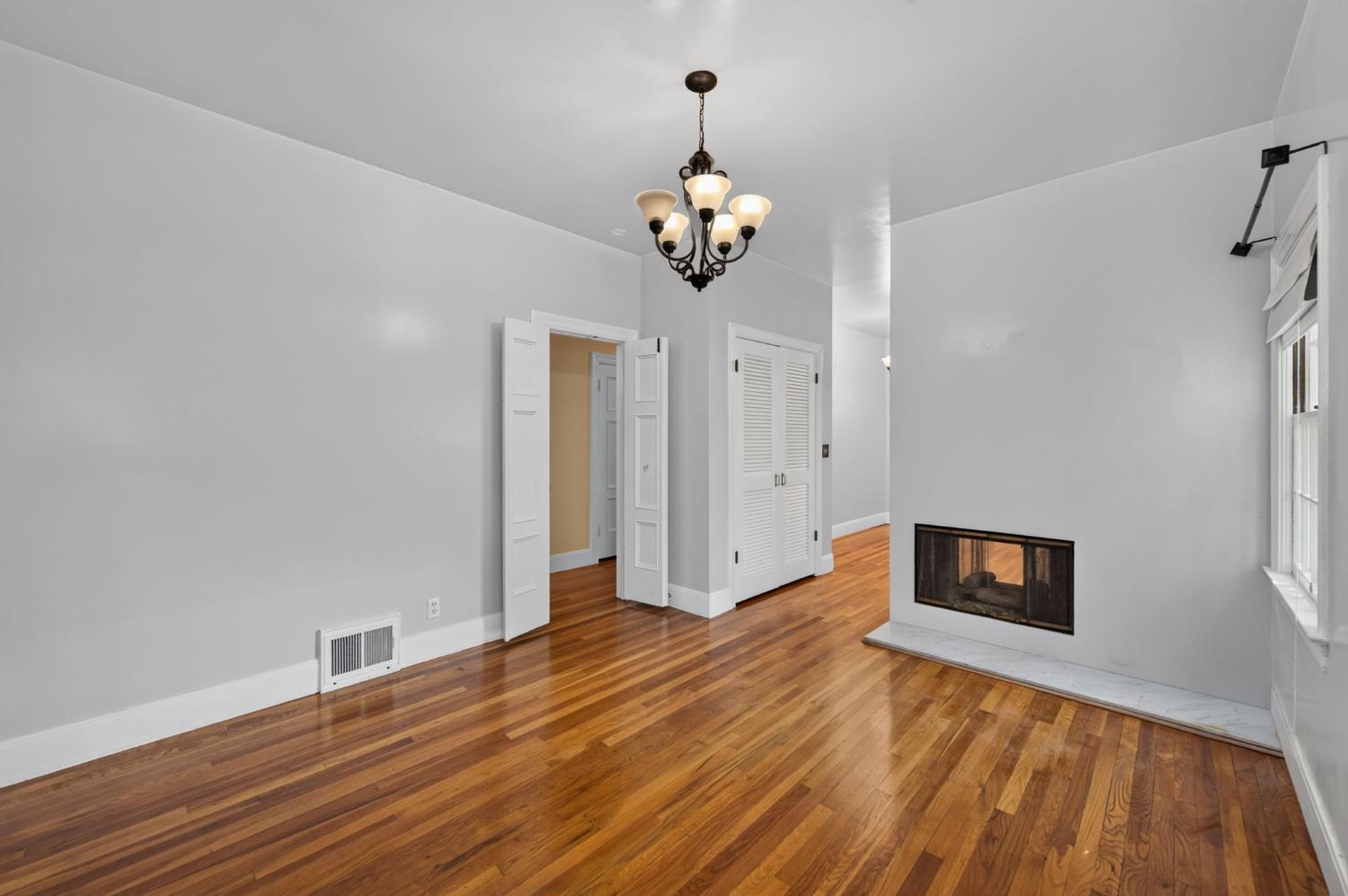 536 E Clinton Ave, Fresno, CA 93704