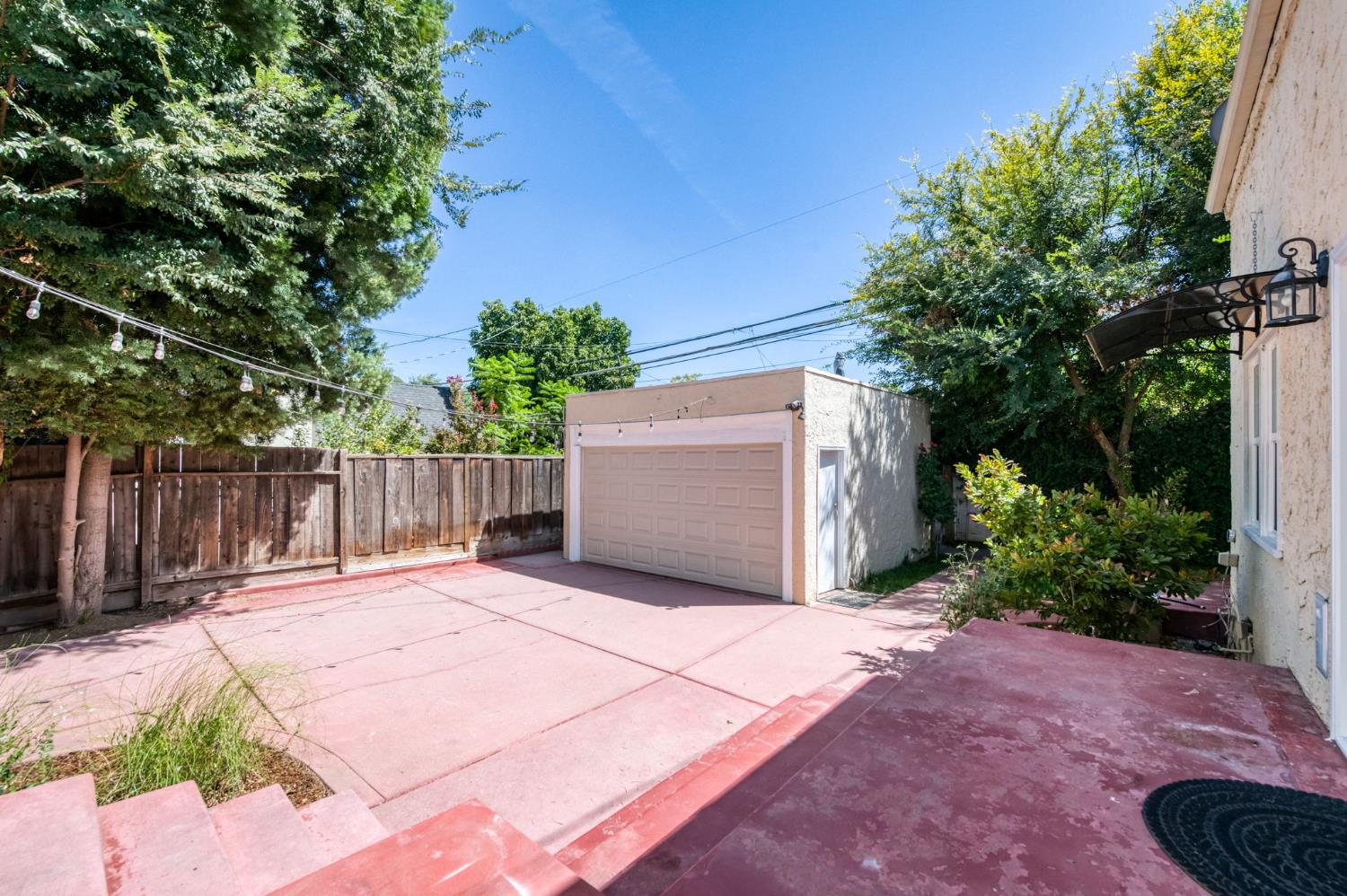 536 E Clinton Ave, Fresno, CA 93704
