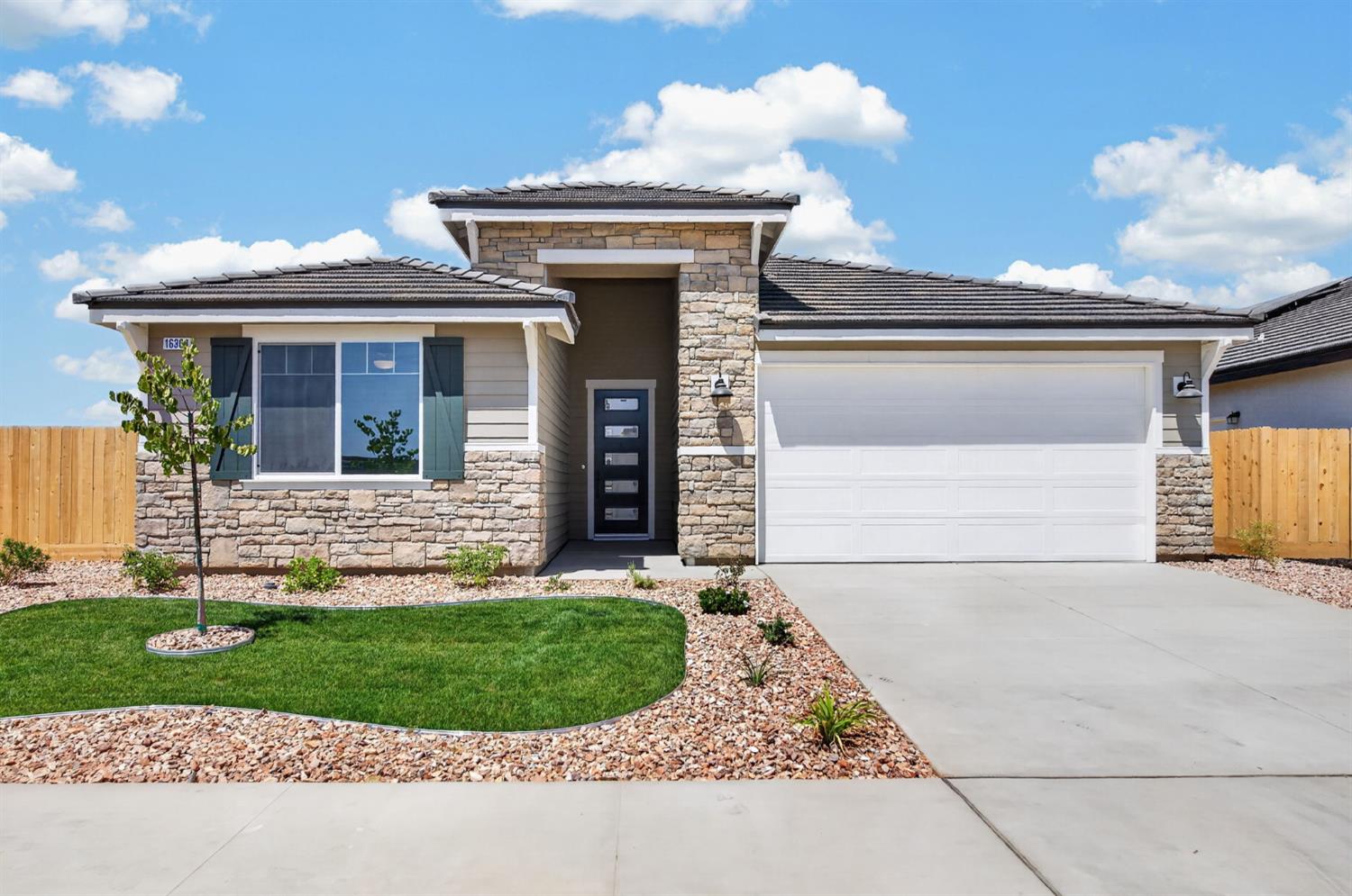 16308 W David Ave, Kerman, CA 93630
