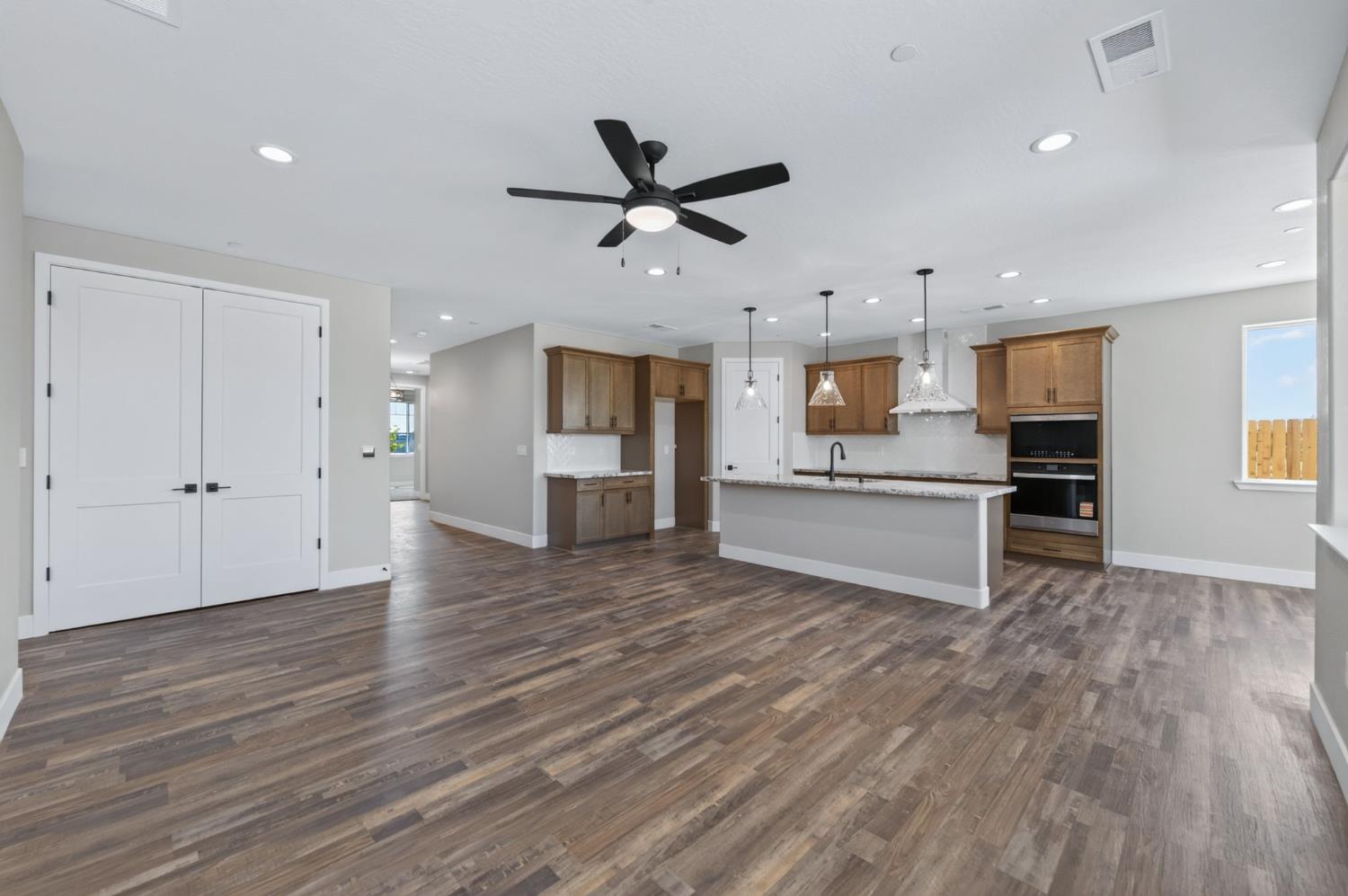 16308 W David Ave, Kerman, CA 93630