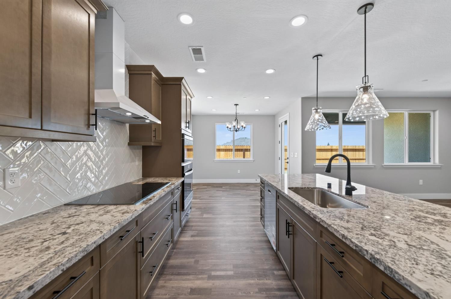 16308 W David Ave, Kerman, CA 93630