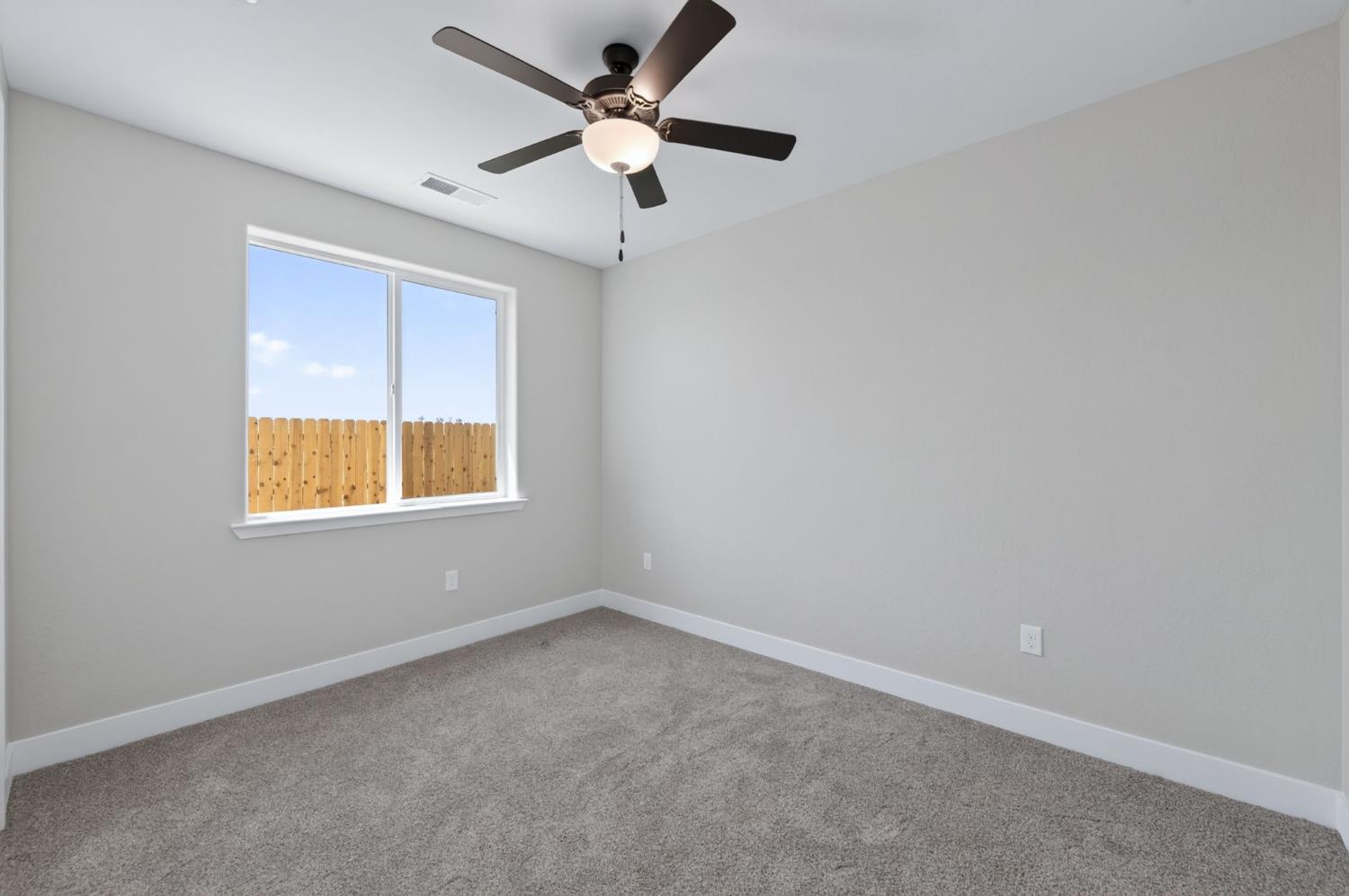 16308 W David Ave, Kerman, CA 93630