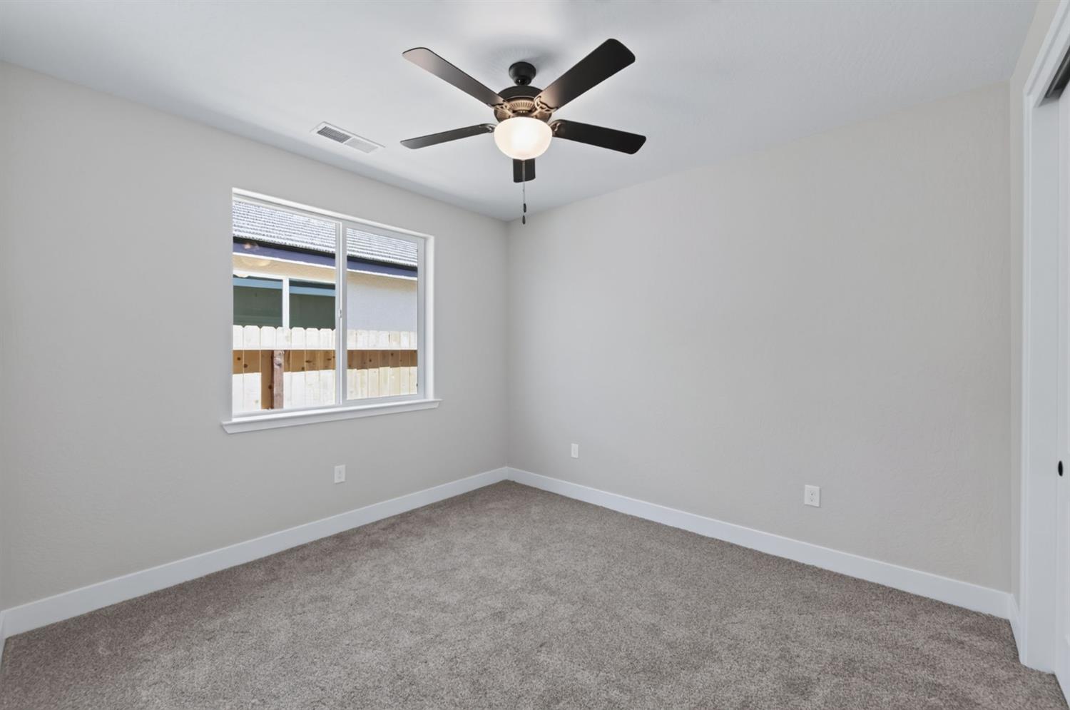 16308 W David Ave, Kerman, CA 93630