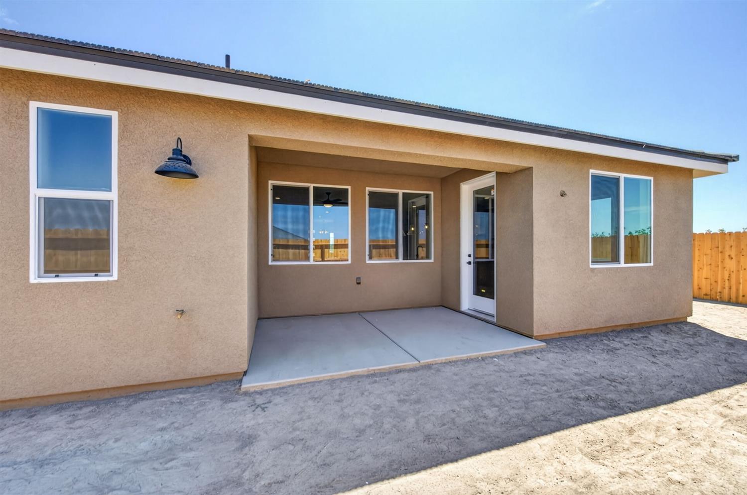 16308 W David Ave, Kerman, CA 93630