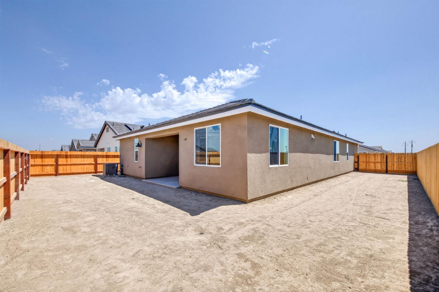 16308 W David Ave, Kerman, CA 93630
