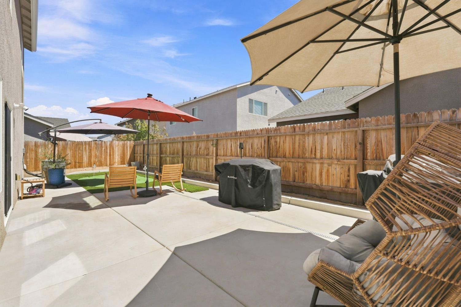 432 University Dr, Lemoore, CA 93245