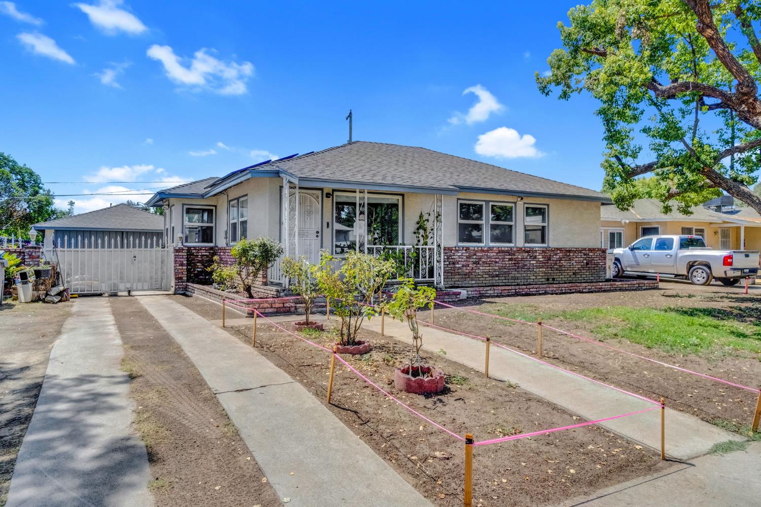 4002 Kenmore Dr N, Fresno, CA 93703