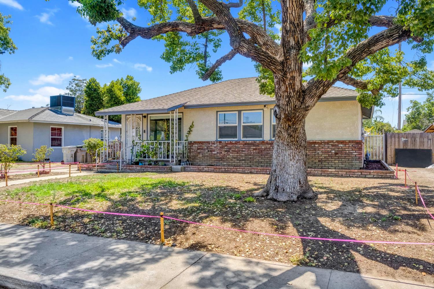 4002 Kenmore Dr N, Fresno, CA 93703