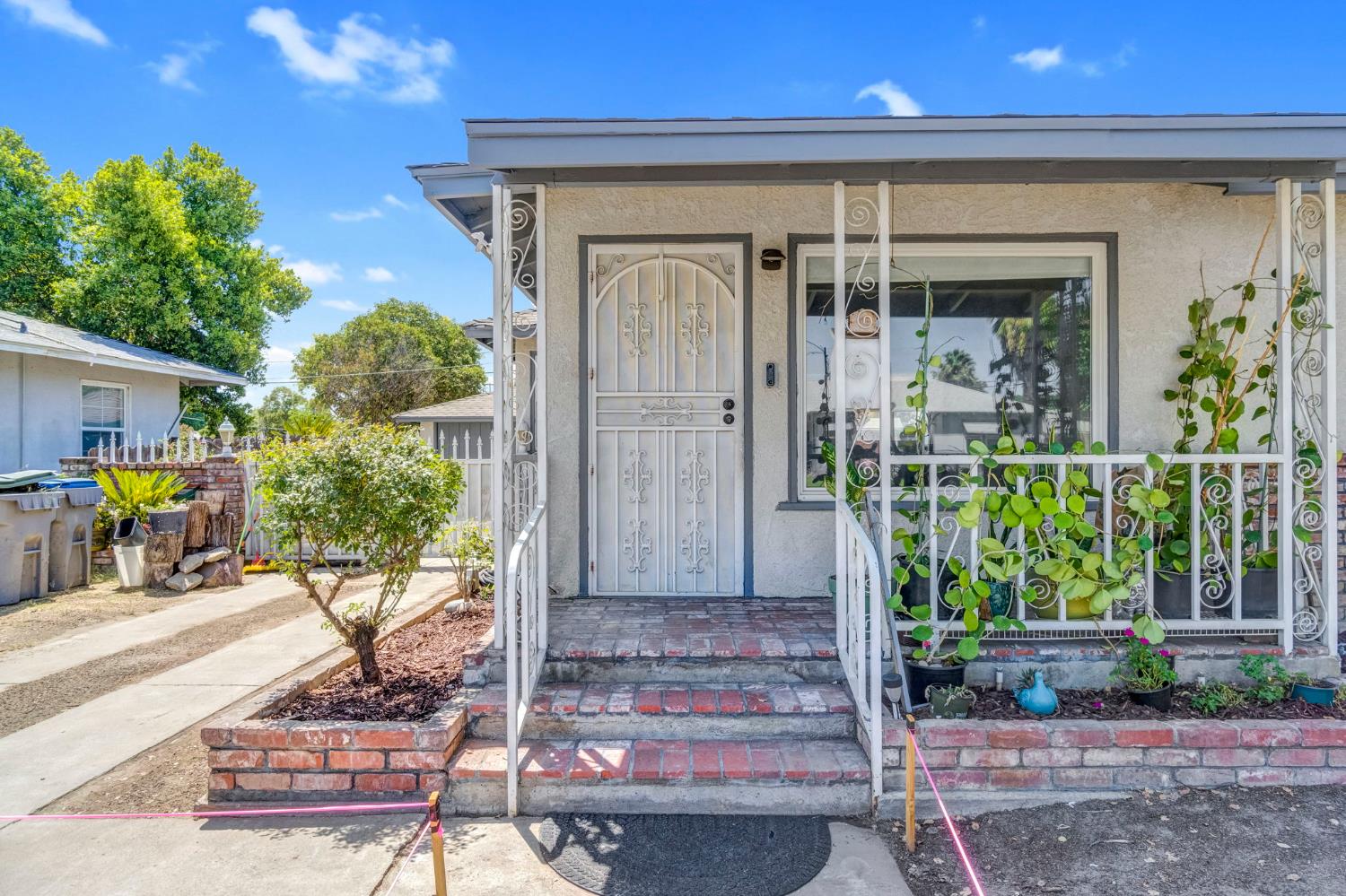 4002 Kenmore Dr N, Fresno, CA 93703