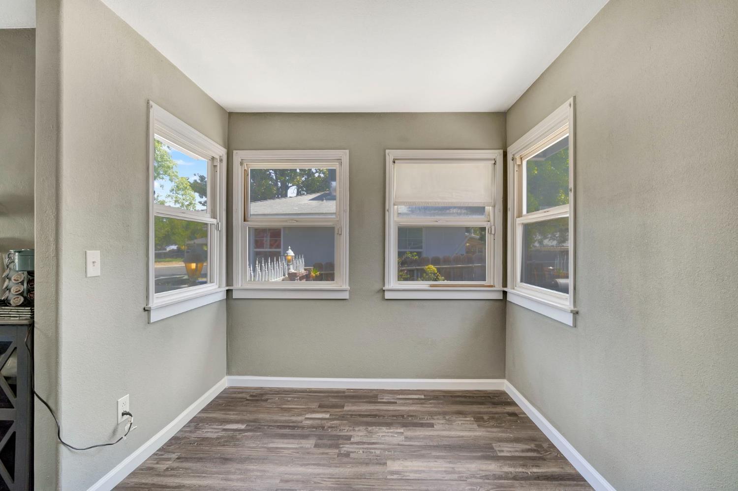 4002 Kenmore Dr N, Fresno, CA 93703