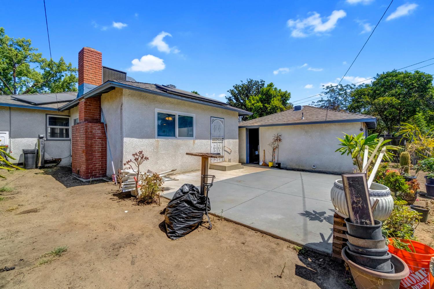 4002 Kenmore Dr N, Fresno, CA 93703