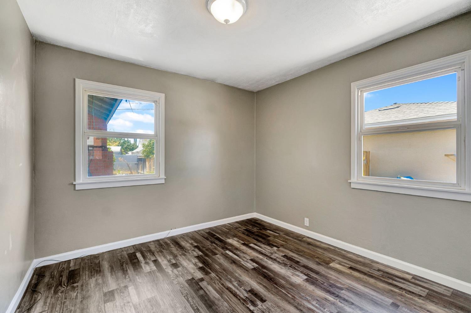 4002 Kenmore Dr N, Fresno, CA 93703