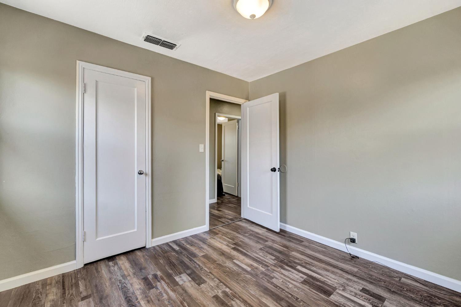 4002 Kenmore Dr N, Fresno, CA 93703