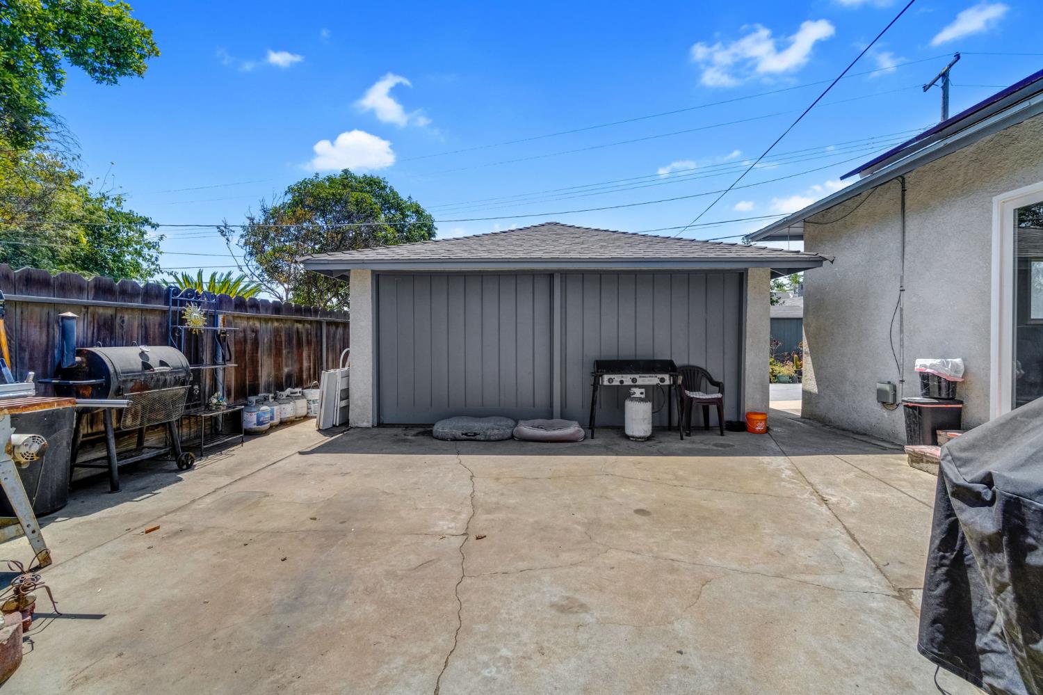 4002 Kenmore Dr N, Fresno, CA 93703