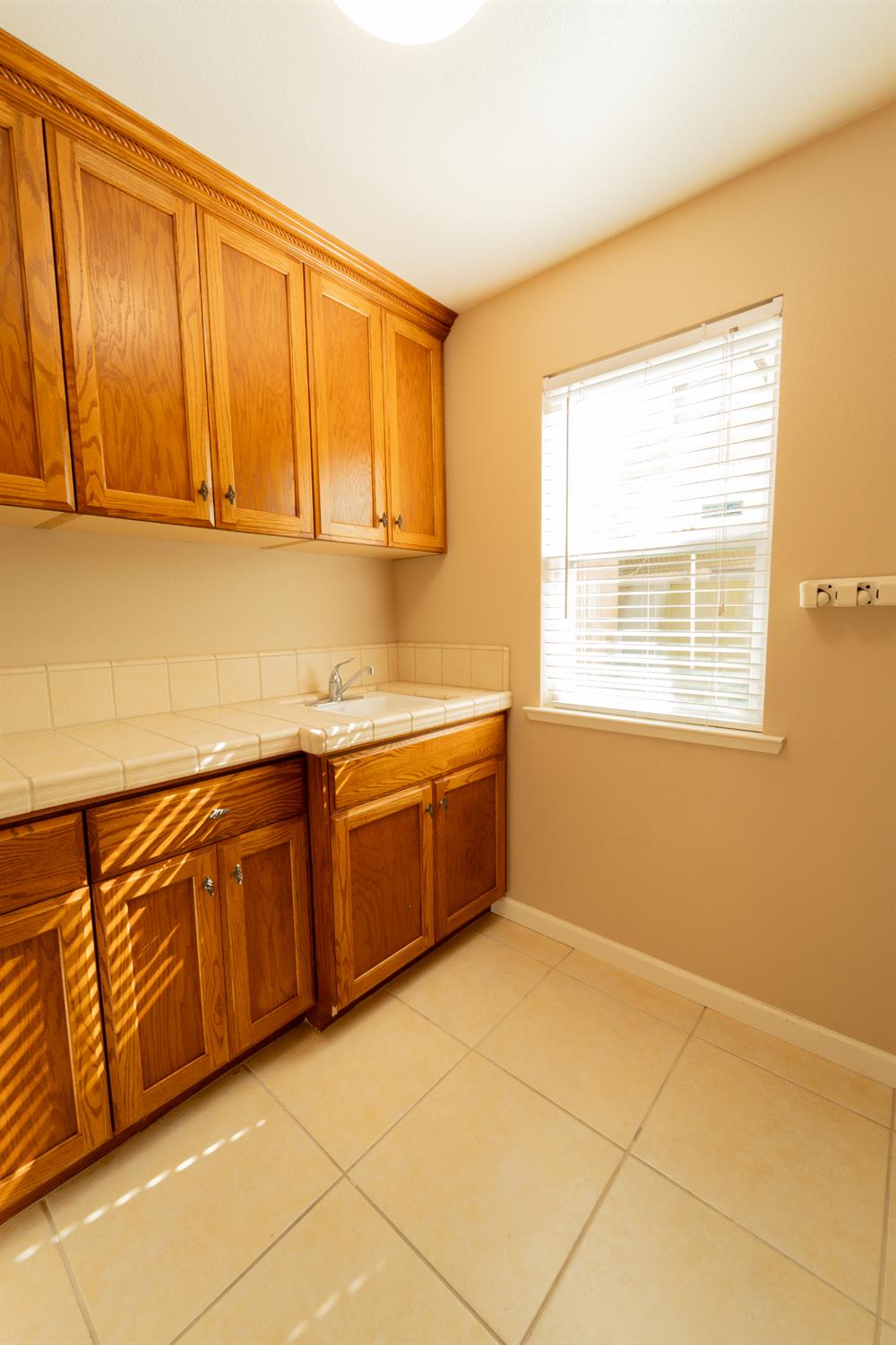 3374 Keats Ave, Clovis, CA 93619