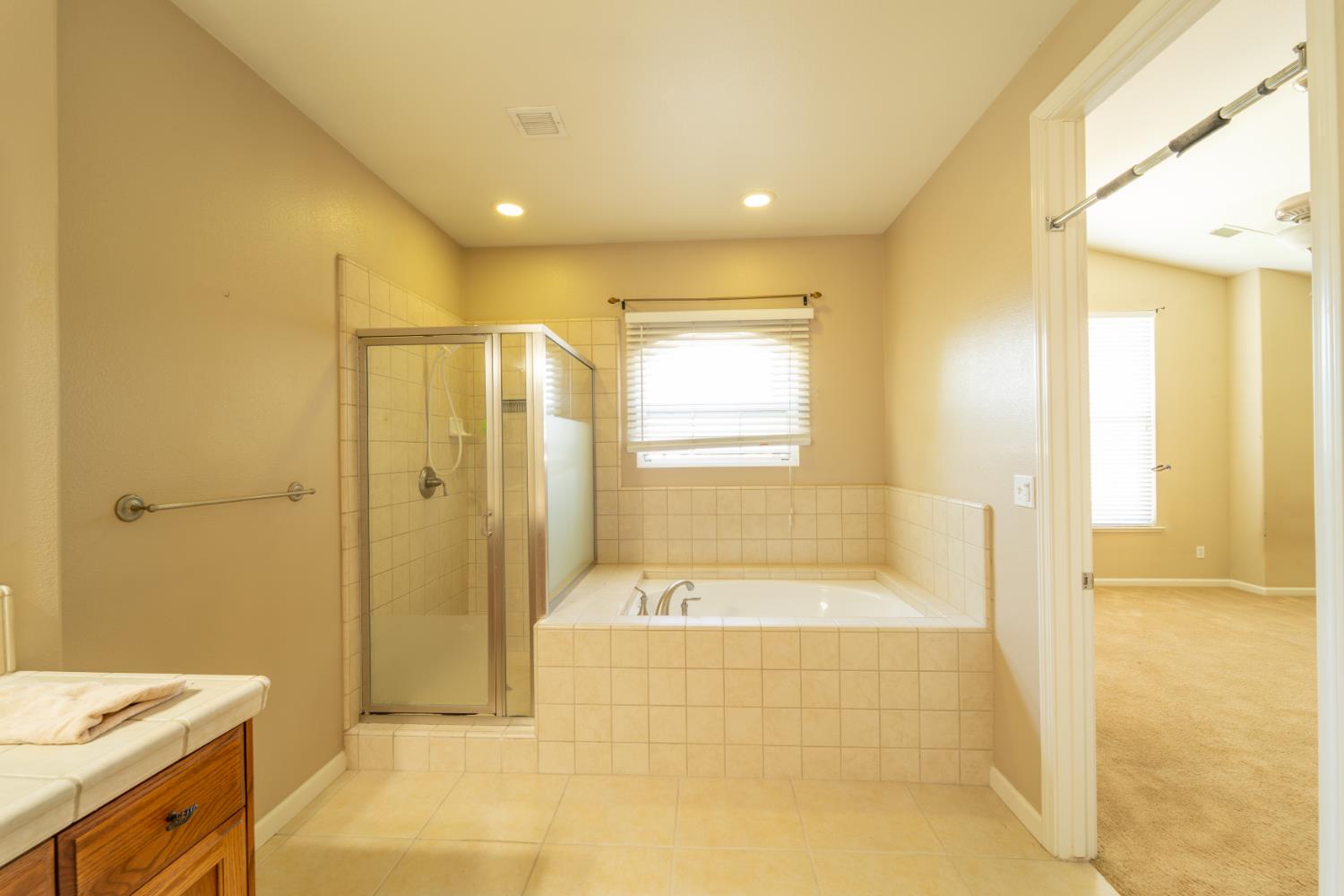 3374 Keats Ave, Clovis, CA 93619