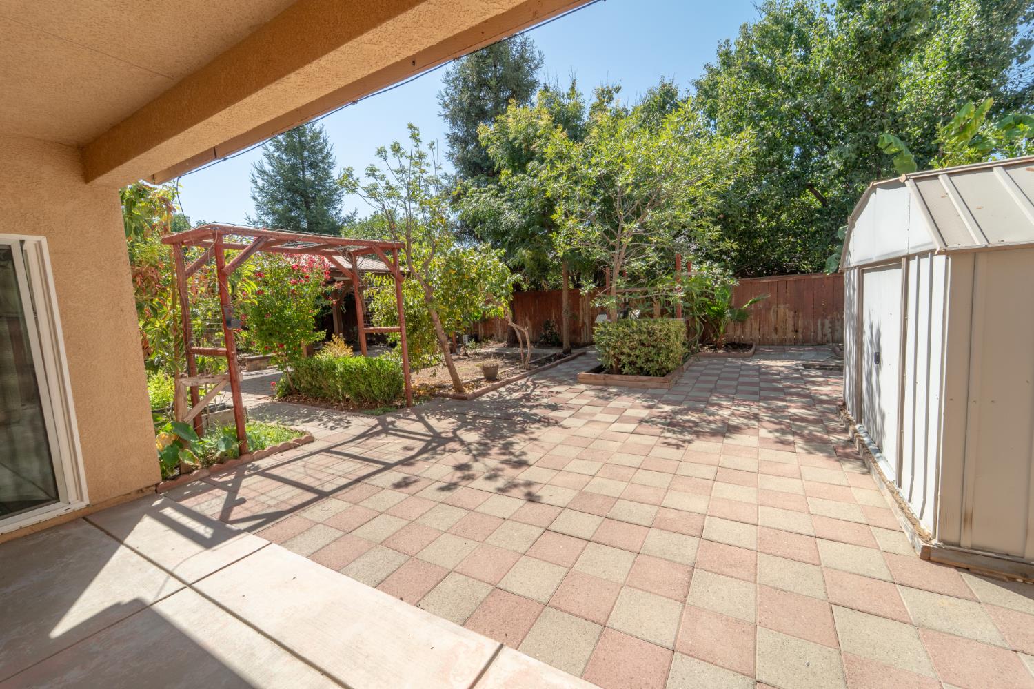 3374 Keats Ave, Clovis, CA 93619