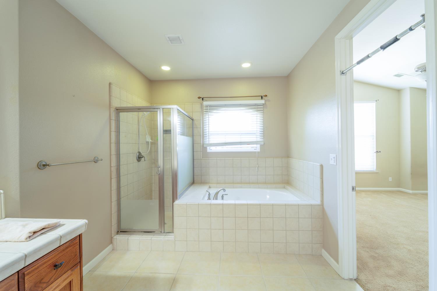 3374 Keats Ave, Clovis, CA 93619